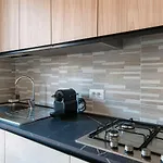 S.m. Downtown Apartament *