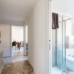 S.m. Downtown Apartament Cernobbio