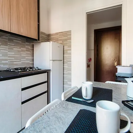 S.m. Downtown Apartman *