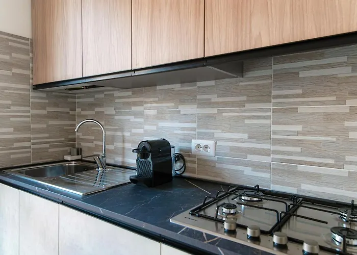 S.m. Downtown דירה *